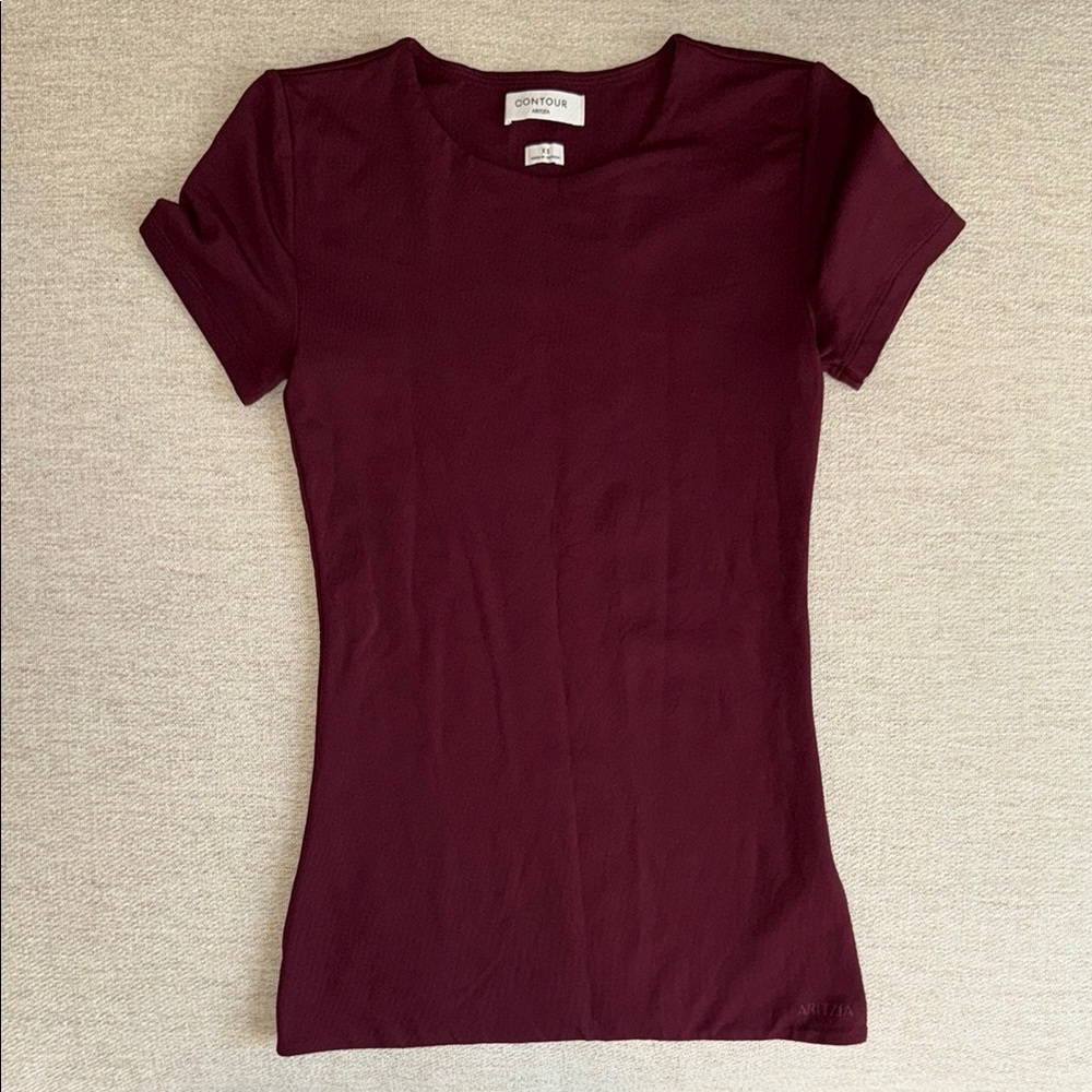Aritzia Contour T shirt NEW